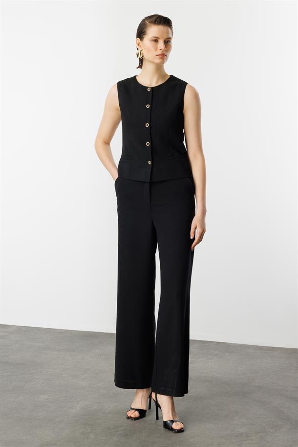 Düğme Detaylı Krep Yelek-SİYAH