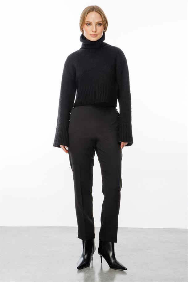 Düğme Detaylı Yüksek Bel Pantolon-SİYAH