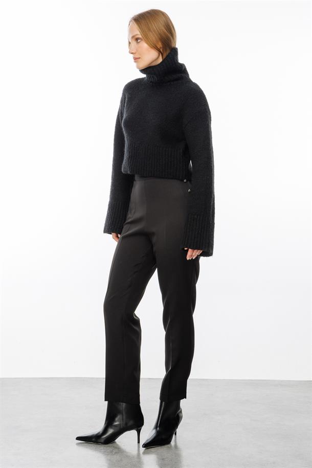 Düğme Detaylı Yüksek Bel Pantolon-SİYAH