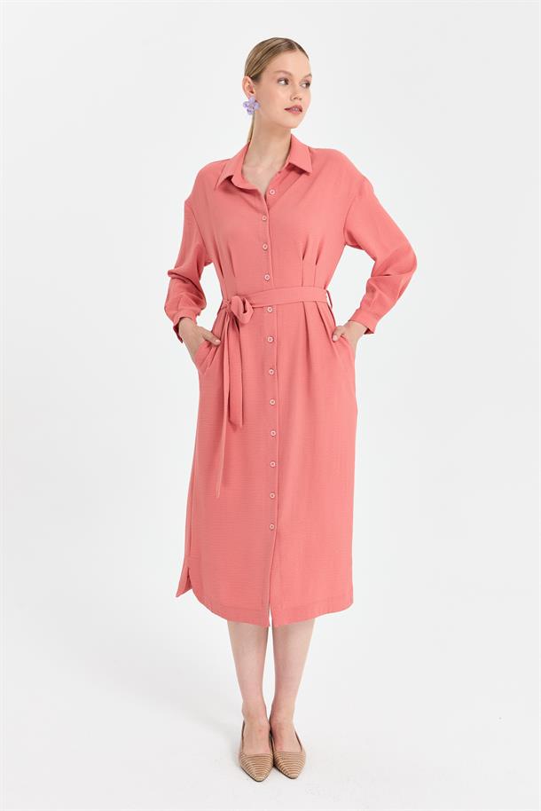 Düğmeli ve Beli Kuşaklı Elbise-ŞEFTALİ