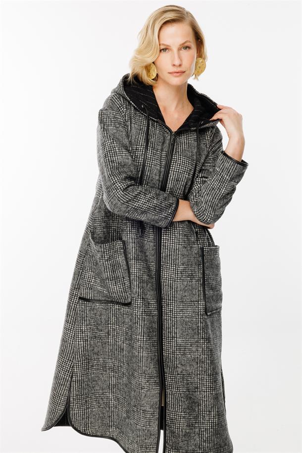 Fermuarlı Kapüşon Detay Uzun Kaban-SİYAH