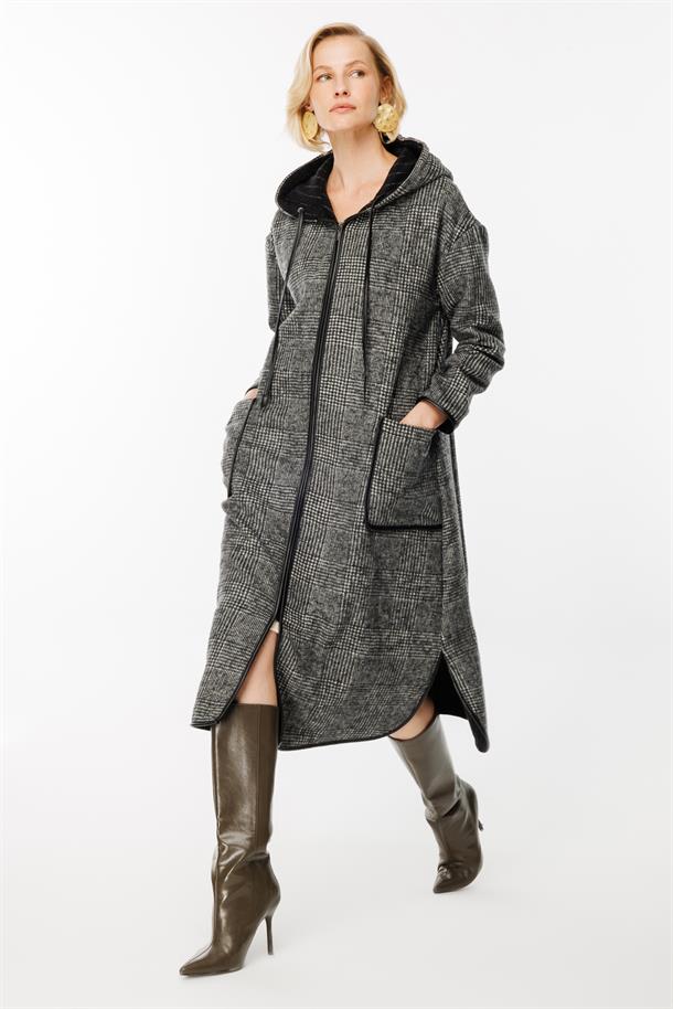 Fermuarlı Kapüşon Detay Uzun Kaban-SİYAH