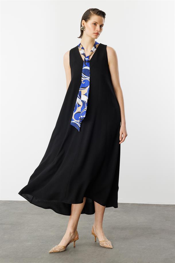 Fular Detay V yaka Uzun Elbise-SİYAH