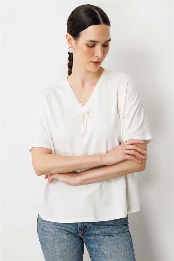 İnci Fiyonk Detay Tişört-KEMIK