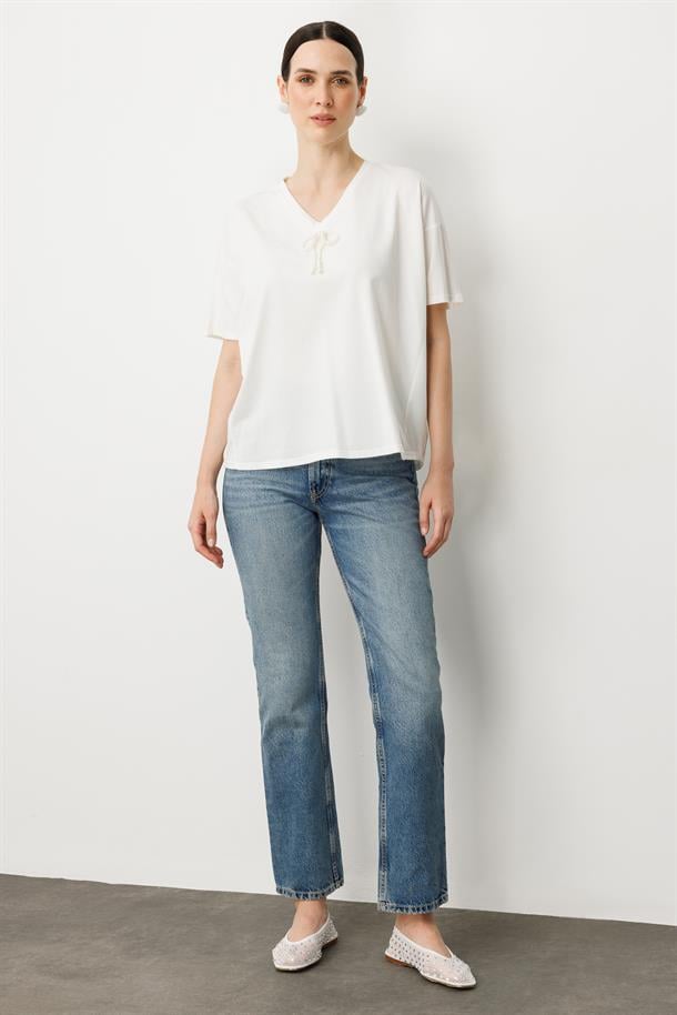 İnci Fiyonk Detay Tişört-KEMIK