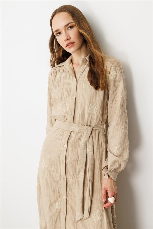 İşleme Detay Kuşaklı Uzun Elbise-BEJ