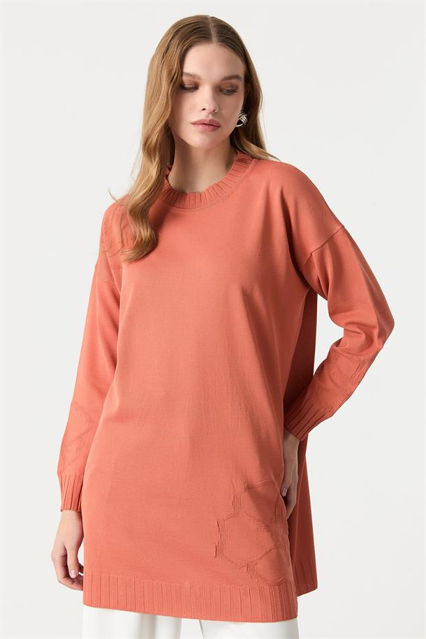 Kabartma Çiçek Desenli Triko Tunik-ŞEFTALİ