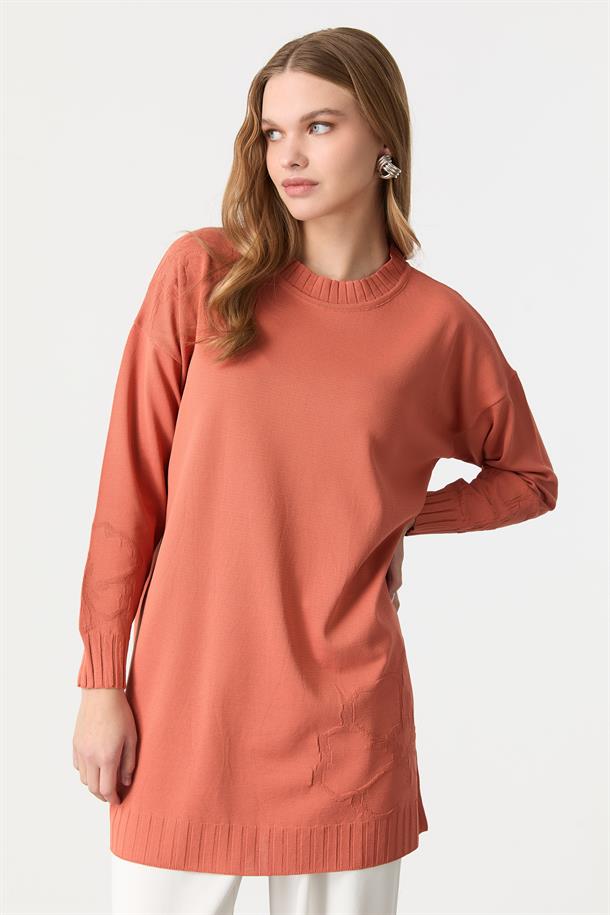 Kabartma Çiçek Desenli Triko Tunik-ŞEFTALİ