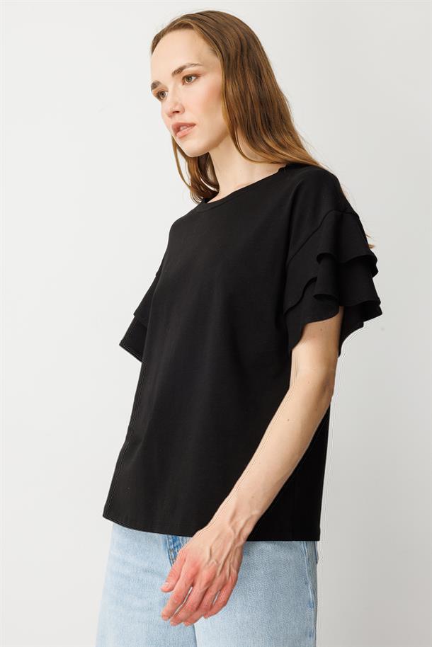 Kolları Volanlı Tişört-SİYAH