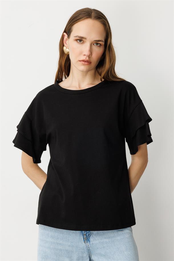 Kolları Volanlı Tişört-SİYAH