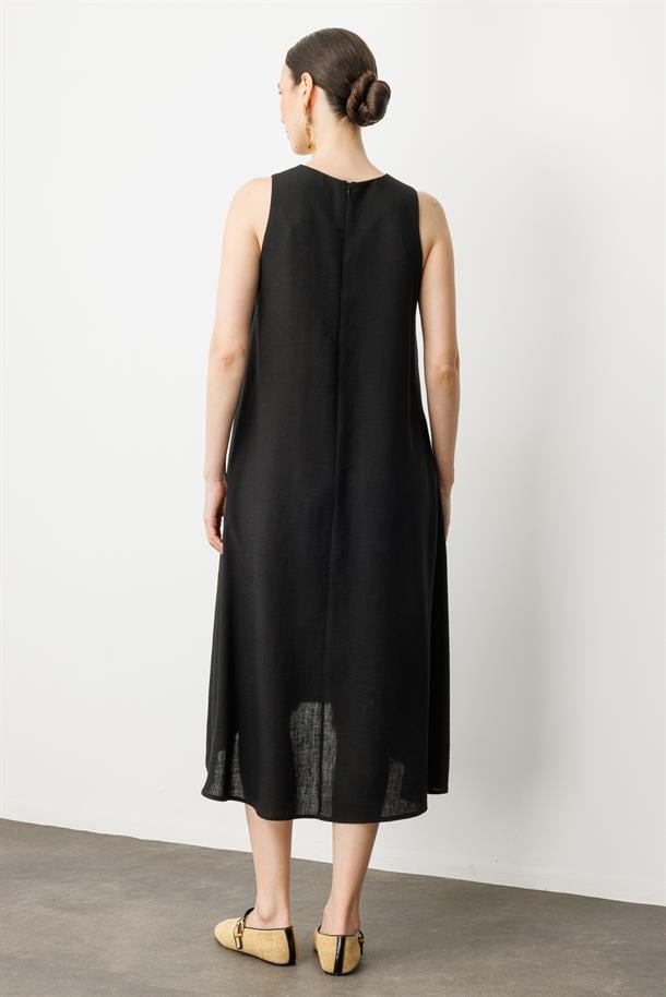 Kolsuz V Yaka Rahat Kesim Elbise-SİYAH