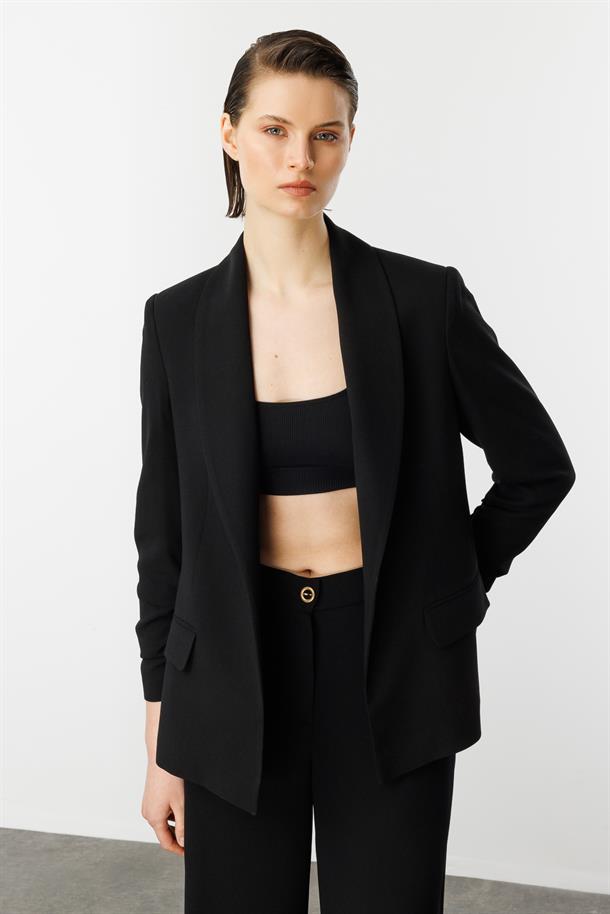 Kolu Büzgülü Cep Detaylı Ceket-SİYAH