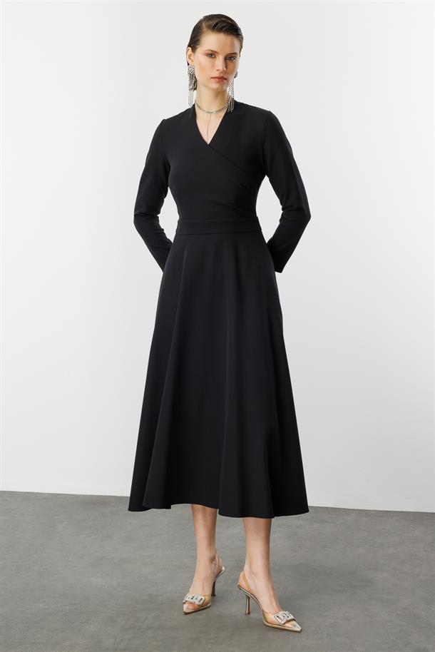 Kruvaze Yaka Uzun Hürrem Elbise-SİYAH