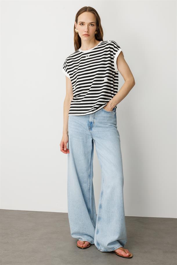 Kurdela Detay Çizgili Tişört-SİYAH/BEYAZ