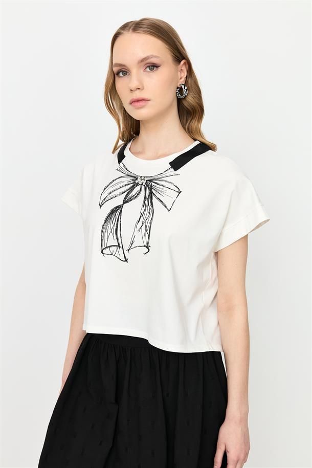 Kurdele Baskı Taş Detay Bluz-KEMIK