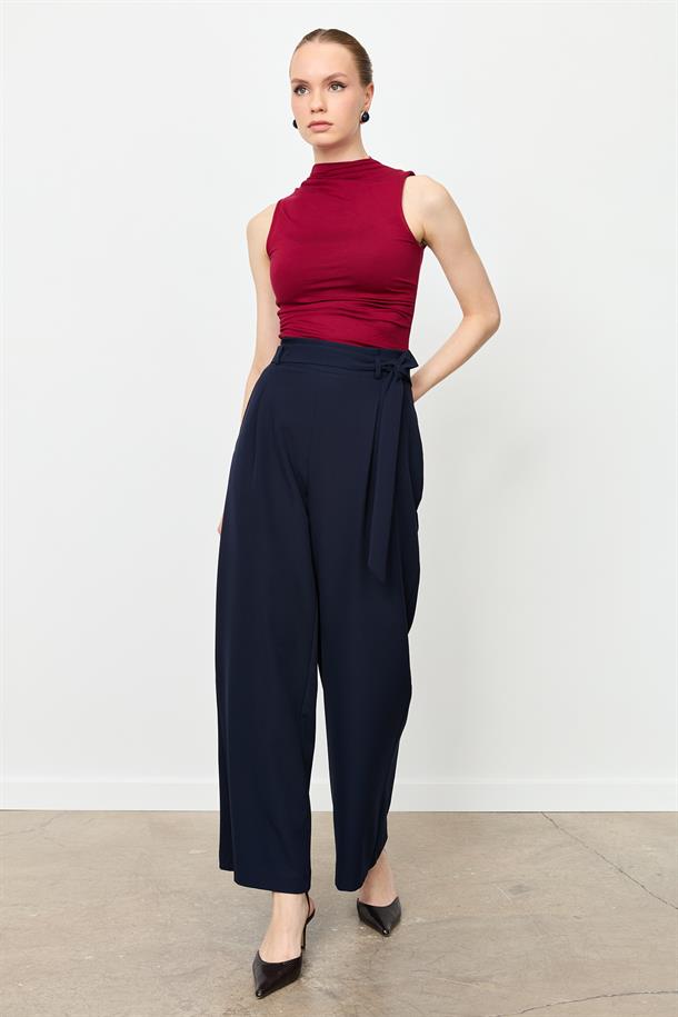 Kuşak Detaylı Pantolon-LACI