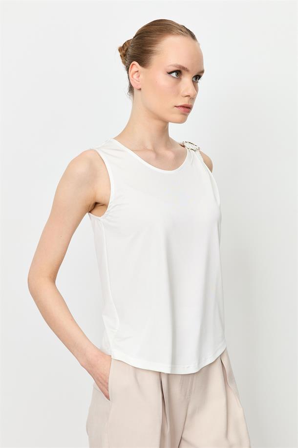 Metal Aksesuarlı Kolsuz Bluz-KEMIK