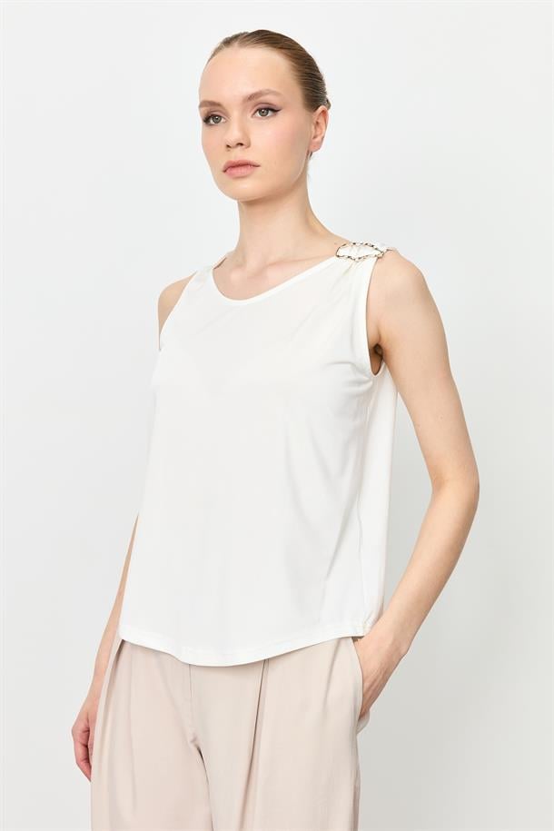 Metal Aksesuarlı Kolsuz Bluz-KEMIK