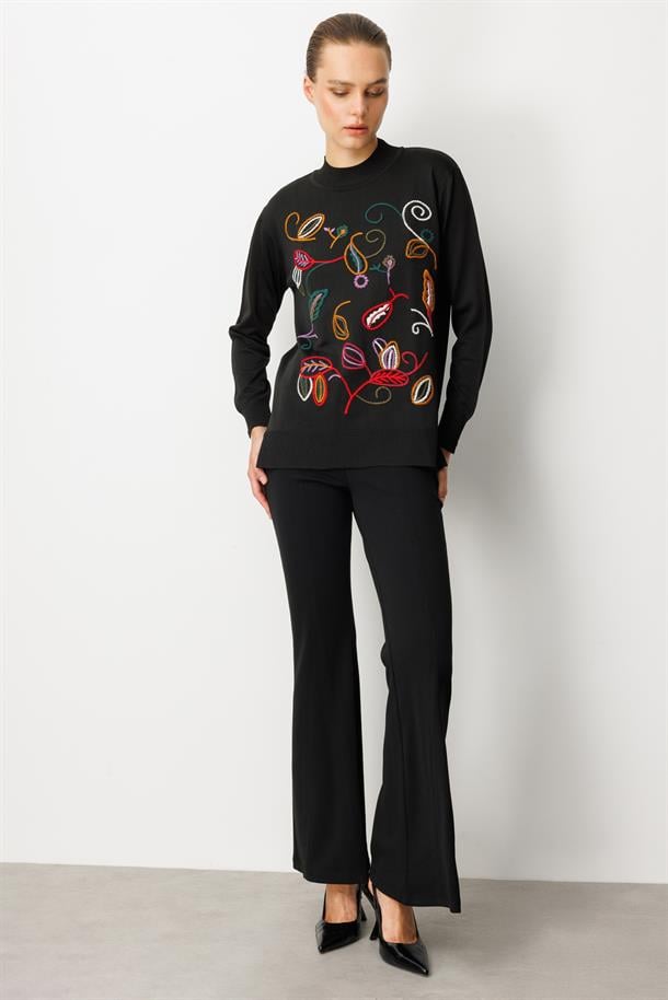 Nakış Detaylı Triko Kazak-SİYAH