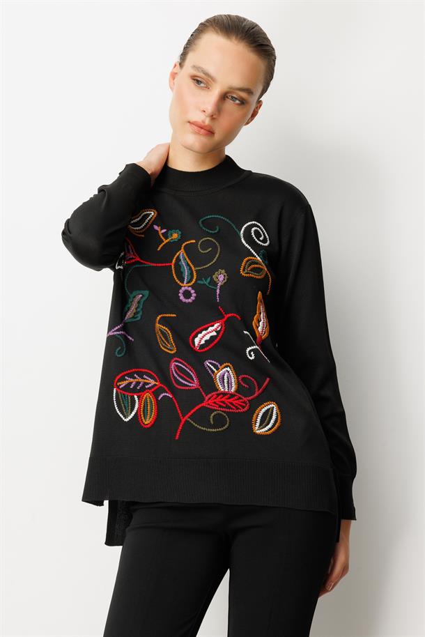 Nakış Detaylı Triko Kazak-SİYAH