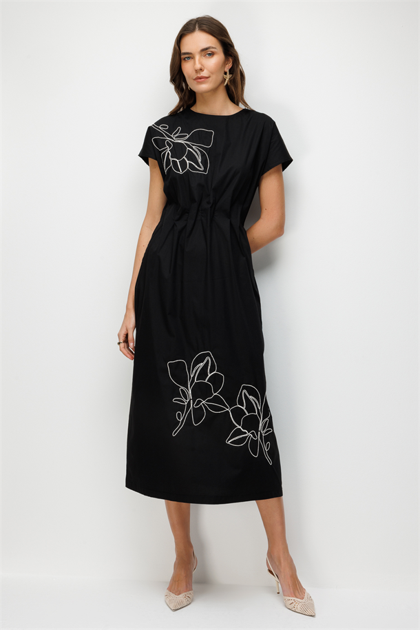 Nakış Detaylı Uzun Elbise-SİYAH