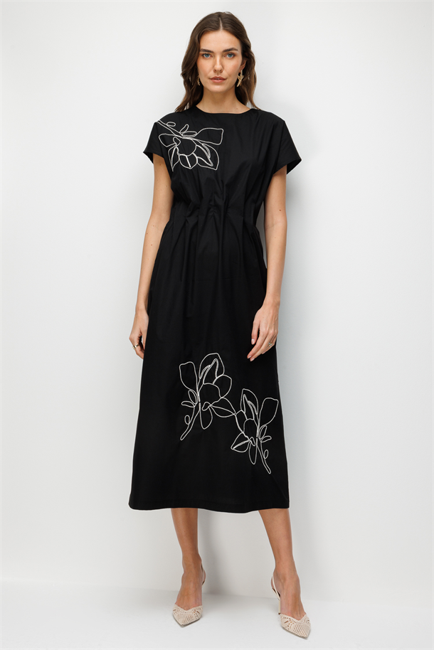 Nakış Detaylı Uzun Elbise-SİYAH