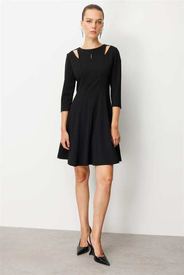 Omuz Detaylı Elbise-SİYAH