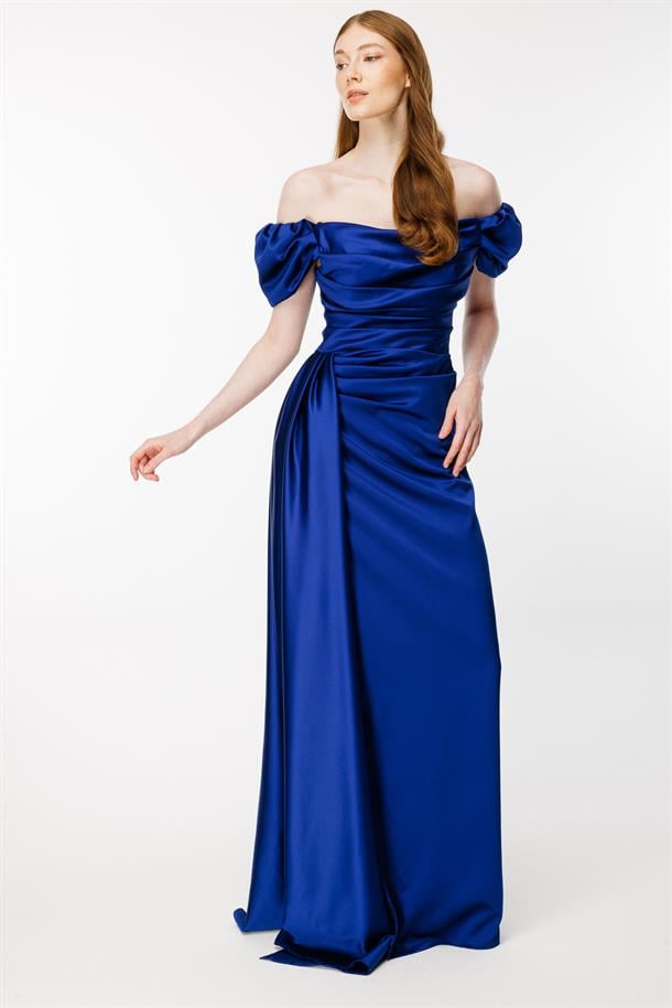 Omuzları Düşük Yırtmaçlı Saten Abiye-SAX