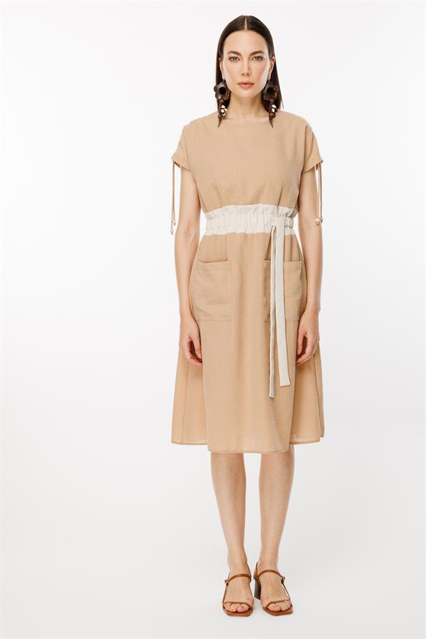 Omuzları ve Beli Ayarlanabilir İp Detaylı Keten Elbise-CAMEL