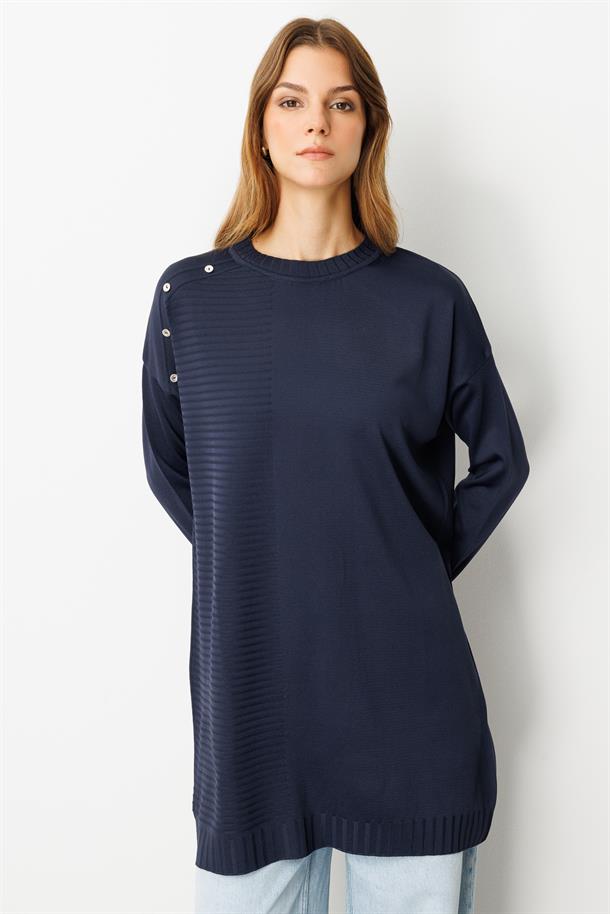 Omzu Düğme Detaylı Triko Tunik-LACI