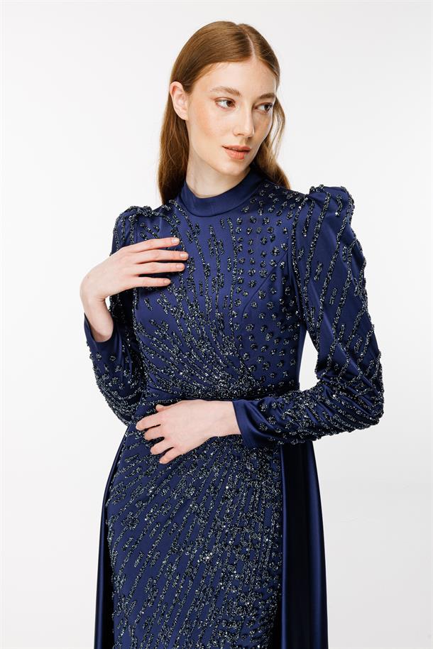 Önü Taş İşlemeli Kuyruklu Saten Uzun Abiye-LACI