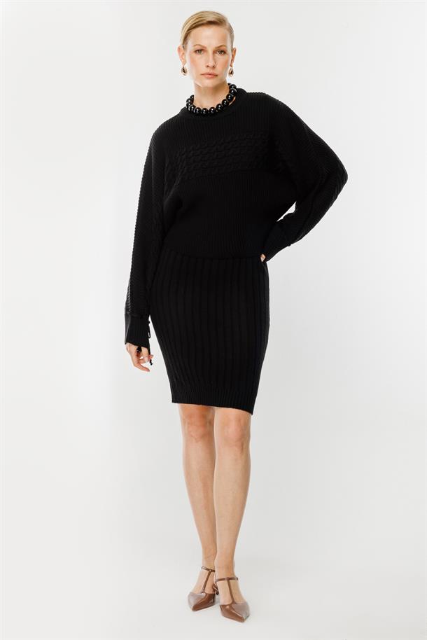 Örgü Desen Detaylı Triko Takım-SİYAH