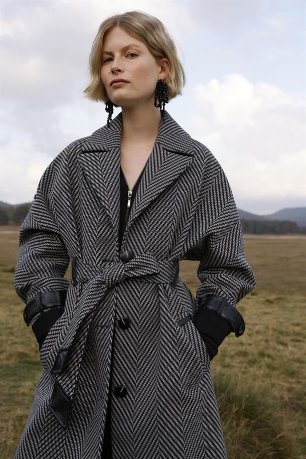 Oversize Zigzag Desen Kaban-SİYAH