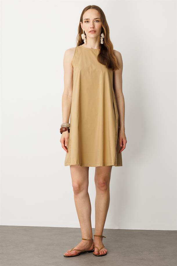 Pamuklu Rahat Kalıp Elbise-