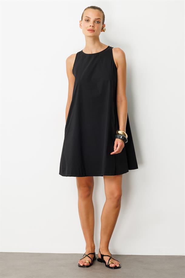 Pamuklu Rahat Kalıp Elbise-SİYAH