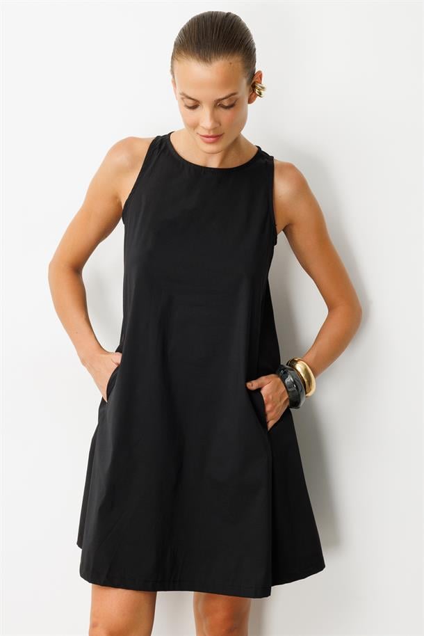 Pamuklu Rahat Kalıp Elbise-SİYAH