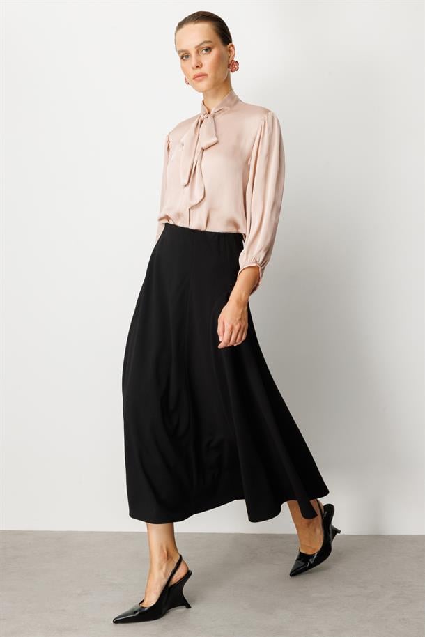 Parça Detaylı Kloş Etek-SİYAH