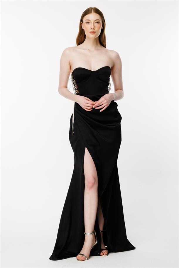 Parlak İp Detaylı Yırtmaçlı Uzun Saten Abiye-SİYAH