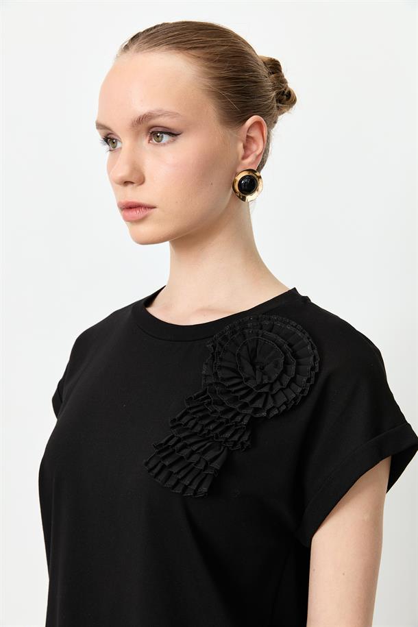 Pilise Çiçek Detaylı Bluz-SİYAH