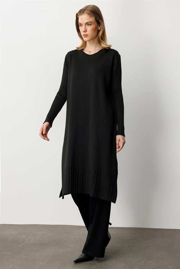 Ribana Detay Yırtmaçlı Triko Tunik-SİYAH