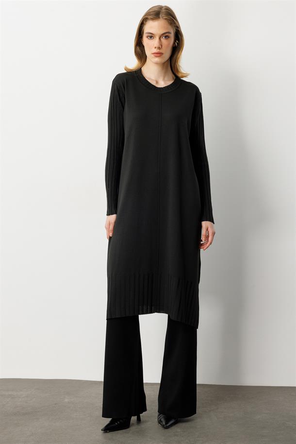 Ribana Detay Yırtmaçlı Triko Tunik-SİYAH