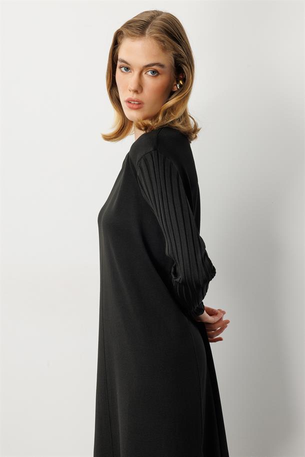 Ribana Detay Yırtmaçlı Triko Tunik-SİYAH