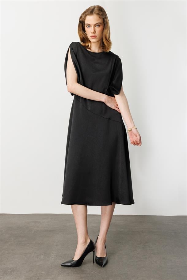 Saten Görünüm Kol Detaylı Elbise-SİYAH