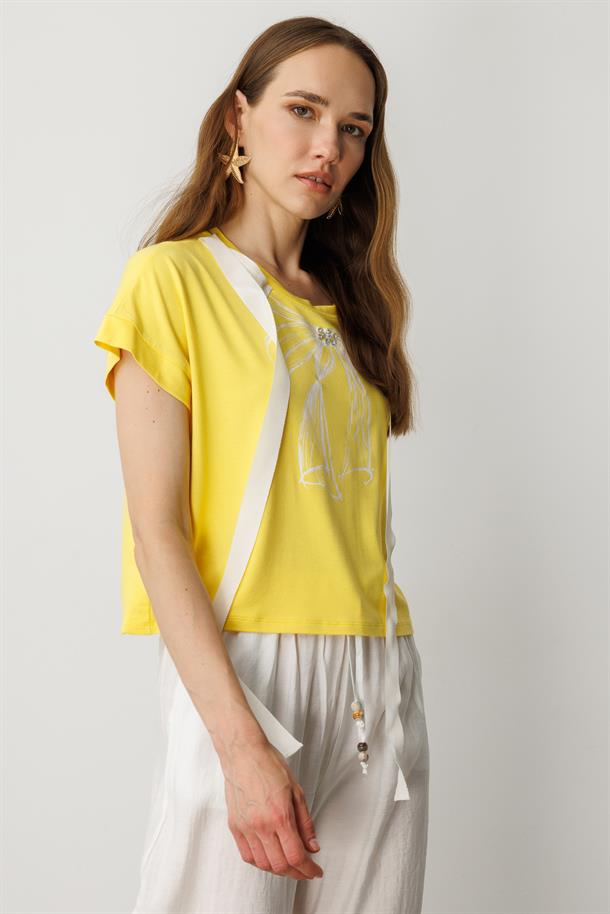 Kurdele Baskı Taş Detay Bluz-SARI
