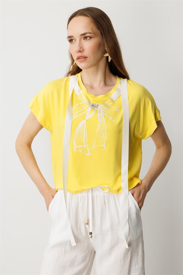 Kurdele Baskı Taş Detay Bluz-SARI