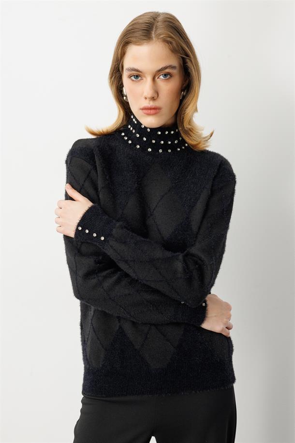 Taş Detaylı Yarım Balıkçı Triko Kazak-SİYAH