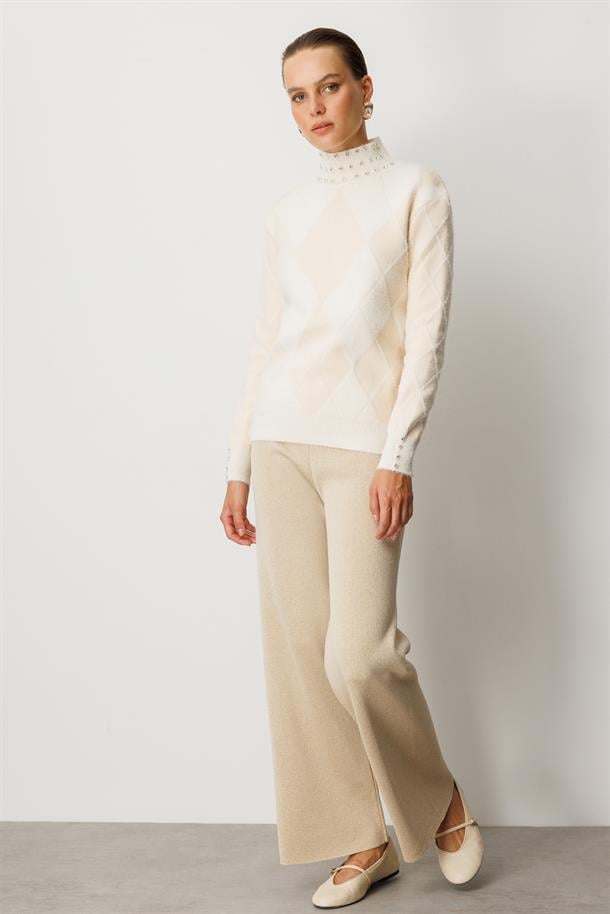 Taş Detaylı Yarım Balıkçı Triko Kazak-KREM