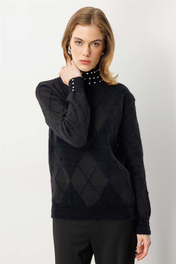 Taş Detaylı Yarım Balıkçı Triko Kazak-SİYAH