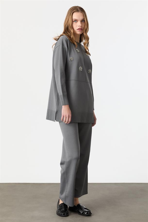 Taş İşleme Detaylı Triko Takım-GRİ