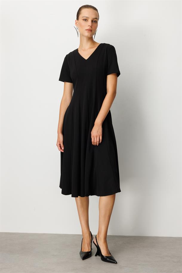 V Yaka Midi Elbise-SİYAH